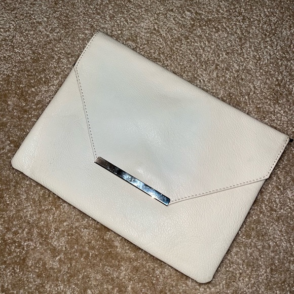 Large Clutch - Picture 3 of 5